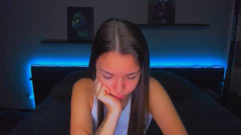 Snapshot of alexabarkley chatting on October 16, 12:32 am angel online show from October 16, 12:32 am