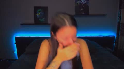 Snapshot of alexabarkley chatting on October 13, 12:23 am angel online show from October 13, 12:23 am
