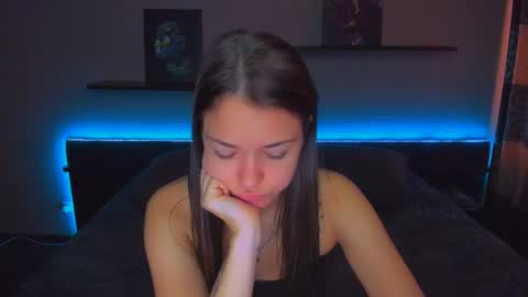 Snapshot of alexabarkley chatting on October 17, 12:36 am angel online show from October 17, 12:36 am