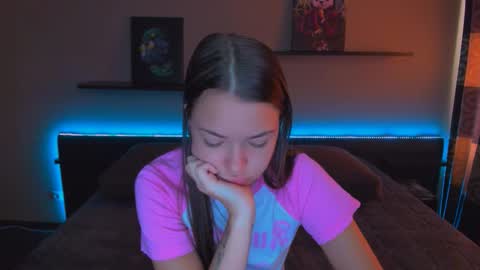 Snapshot of alexabarkley chatting on October 1, 12:54 am angel online show from October 1, 12:54 am
