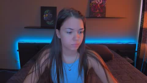 Snapshot of alexabarkley chatting on October 2, 1:04 am angel online show from October 2, 1:04 am