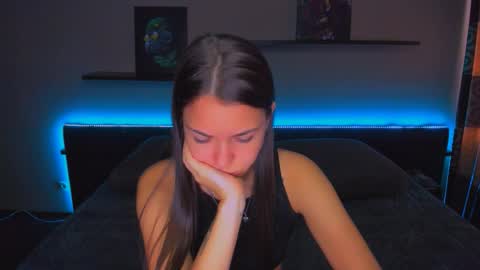Snapshot of alexabarkley chatting on October 3, 1:15 am angel online show from October 3, 1:15 am