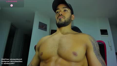 Snapshot of alexander_martines chatting on September 26, 1:35 am Onlyfansalexmartinezwb Instagram alexwbmartinez Twitter martinezcb937 online show from September 26, 1:35 am