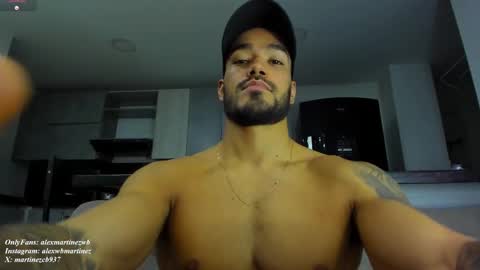 Snapshot of alexander_martines chatting on October 2, 11:25 pm Onlyfansalexmartinezwb Instagram alexwbmartinez Twitter martinezcb937 online show from October 2, 11:25 pm