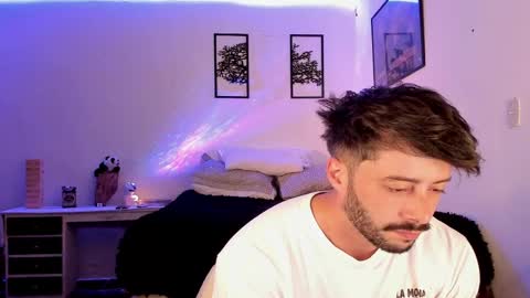 Snapshot of alexanderjaz chatting on September 14, 9:49 pm Alexander Jaz online show from September 14, 9:49 pm