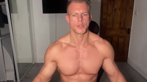 Snapshot of alexandersteelmuscle chatting on October 24, 6:52 pm Alexander Steel online show from October 24, 6:52 pm