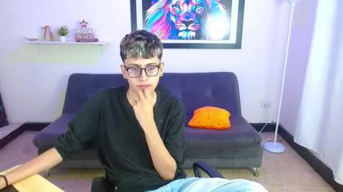 alex online show from March 29, 1:46 pm