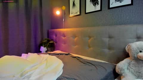 Alexis   Mon Tue Wed Thu Fri 7 GMT 0100am-0700am  online show from November 3, 8:10 pm