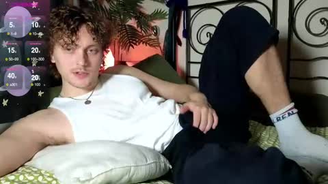 Snapshot of alexrhodesxxx chatting on October 26, 5:34 pm Alex online show from October 26, 5:34 pm