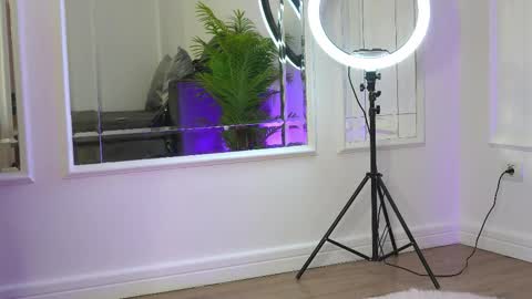 alexxiskye online show from September 18, 5:33 am