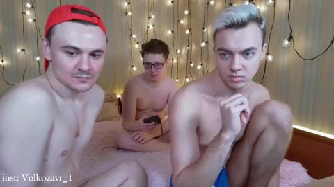 Snapshot of alexxx_d chatting on February 23, 6:56 pm AlexDimaIgor online show from February 23, 6:56 pm