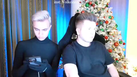 Snapshot of alexxx_d chatting on January 9, 1:18 am AlexDimaIgor online show from January 9, 1:18 am