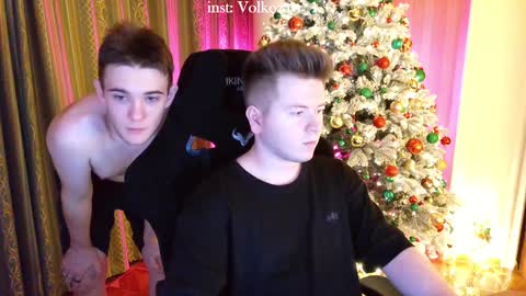 Snapshot of alexxx_d chatting on January 7, 11:35 pm AlexDimaIgor online show from January 7, 11:35 pm