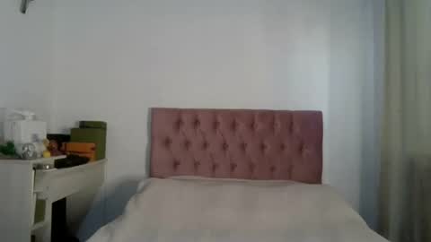 Snapshot of alia054 chatting on February 6, 12:37 pm Alia online show from February 6, 12:37 pm