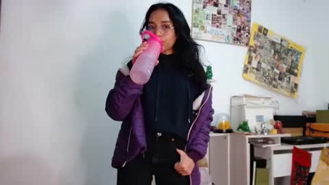 Alia  online show from November 26, 3:09 pm