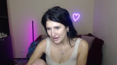 Snapshot of alianna_solo_kiss chatting on February 24, 4:04 pm Alianna online show from February 24, 4:04 pm