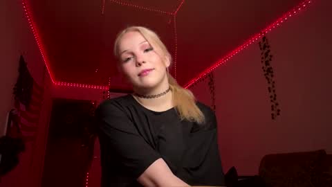 Alice online show from April 15, 6:11 pm