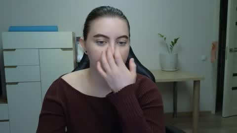 Alice online show from March 29, 5:03 pm