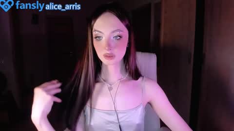 Snapshot of alice__aris chatting on October 25, 2:17 pm Alice Aris online show from October 25, 2:17 pm