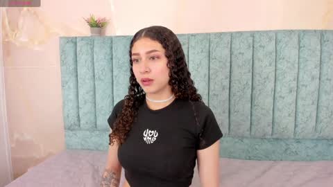 Snapshot of alice_martinez_ chatting on January 21, 4:43 am alice and amber online show from January 21, 4:43 am
