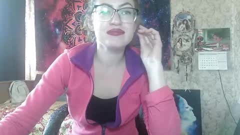 Snapshot of alice_peach chatting on September 10, 12:39 pm bigclit daddy squirt bigdildo fit online show from September 10, 12:39 pm