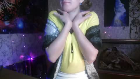 Snapshot of alice_peach chatting on October 17, 9:24 am bigclit daddy squirt bigdildo fit online show from October 17, 9:24 am