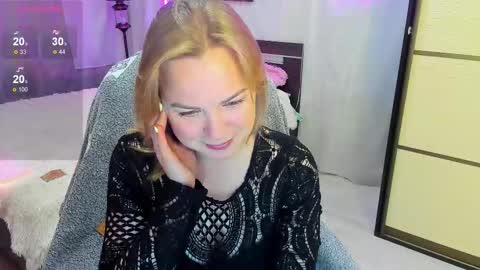 Alice online show from October 7, 3:52 pm