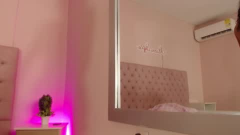 Snapshot of alice_sofia chatting on October 10, 1:39 pm Sofia online show from October 10, 1:39 pm