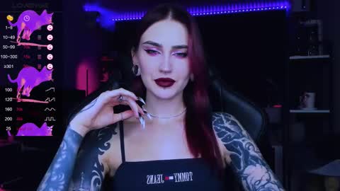 Snapshot of alice_specter chatting on October 2, 6:39 pm Alice online show from October 2, 6:39 pm