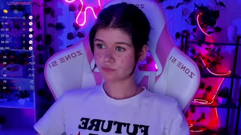 Alice online show from May 9, 9:54 pm