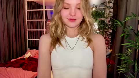 Snapshot of alice_tucci chatting on March 11, 9:15 pm Alice online show from March 11, 9:15 pm