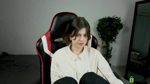 Alice online show from October 28, 3:24 pm