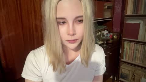alice_wx online show from August 9, 5:18 pm