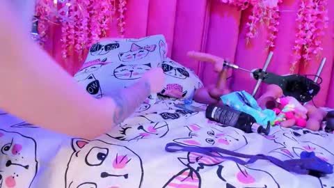     online show from October 3, 9:01 pm