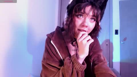 Alice  online show from October 10, 2:50 am