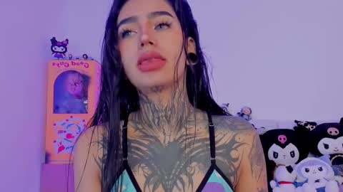 Snapshot of alicee_0 chatting on October 21, 4:43 pm Alice online show from October 21, 4:43 pm