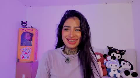 Snapshot of alicee_0 chatting on October 2, 8:18 pm Alice online show from October 2, 8:18 pm