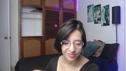 alicee_logan_ online show from November 13, 2:14 am