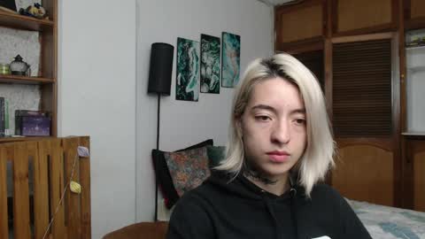alicee_logan_ online show from April 7, 2:35 am