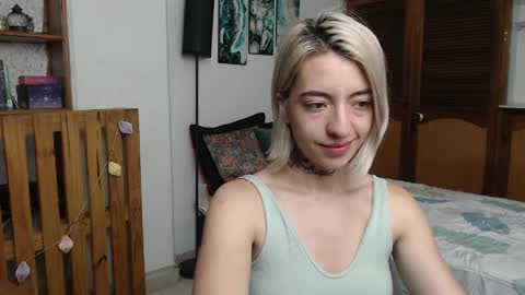 alicee_logan_ online show from April 5, 2:30 am