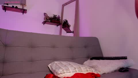 alicee_stonee_ online show from April 15, 7:58 pm