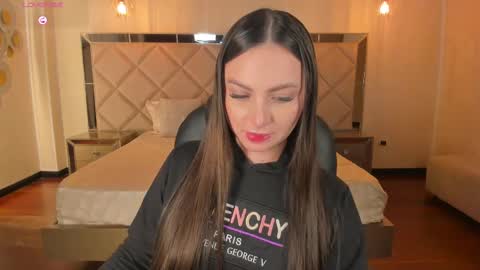 Snapshot of aliceharperx chatting on February 18, 7:10 am Alice online show from February 18, 7:10 am