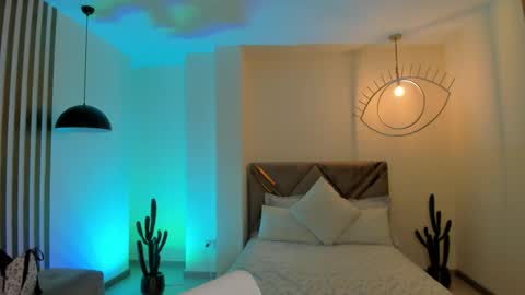 Alice online show from December 17, 6:47 pm