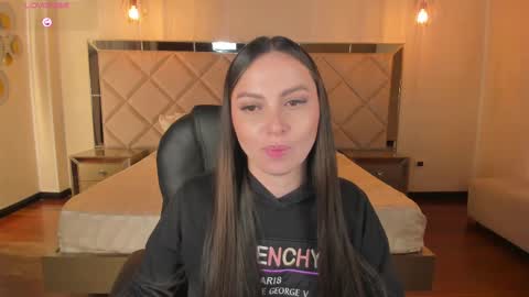 Snapshot of aliceharperx chatting on February 18, 10:16 am Alice online show from February 18, 10:16 am