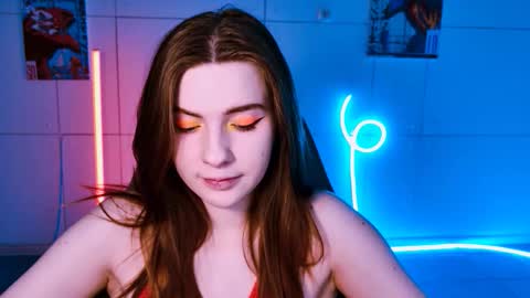 Snapshot of aliceinredsquare_ chatting on October 1, 5:06 am Alice online show from October 1, 5:06 am