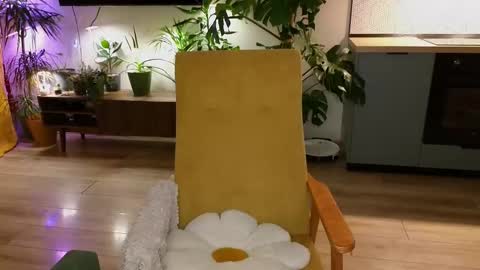 AliceKingsleigh online show from February 22, 6:30 pm