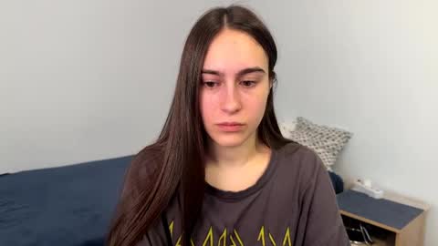 alicekollt online show from May 4, 4:52 am