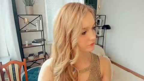 Serena online show from February 18, 9:31 am