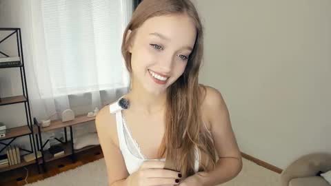 Snapshot of alicemelison chatting on October 12, 9:24 am Serena online show from October 12, 9:24 am