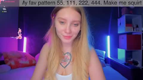Snapshot of alicemilman chatting on March 8, 1:14 pm Alice  online show from March 8, 1:14 pm